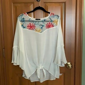 Woman’s top by I.N. Studio, XL